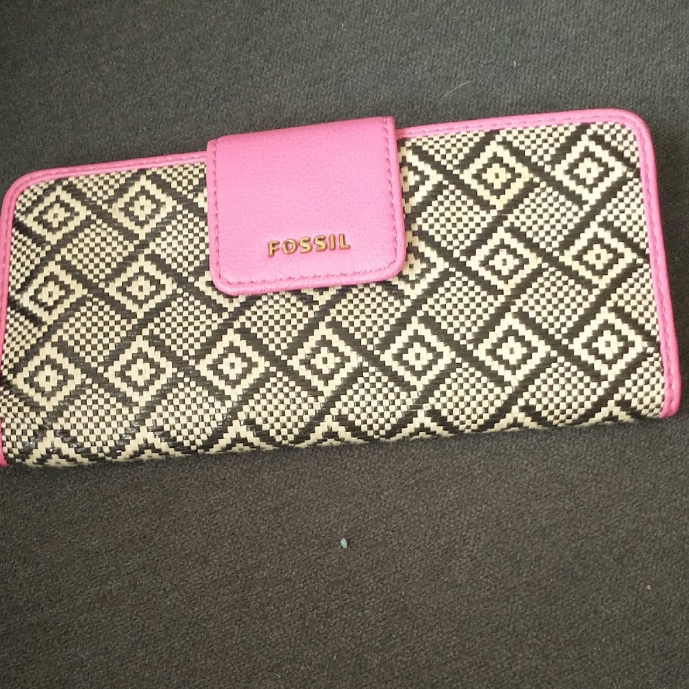 Fossil Pink and Tan Geometric Women's Wallet